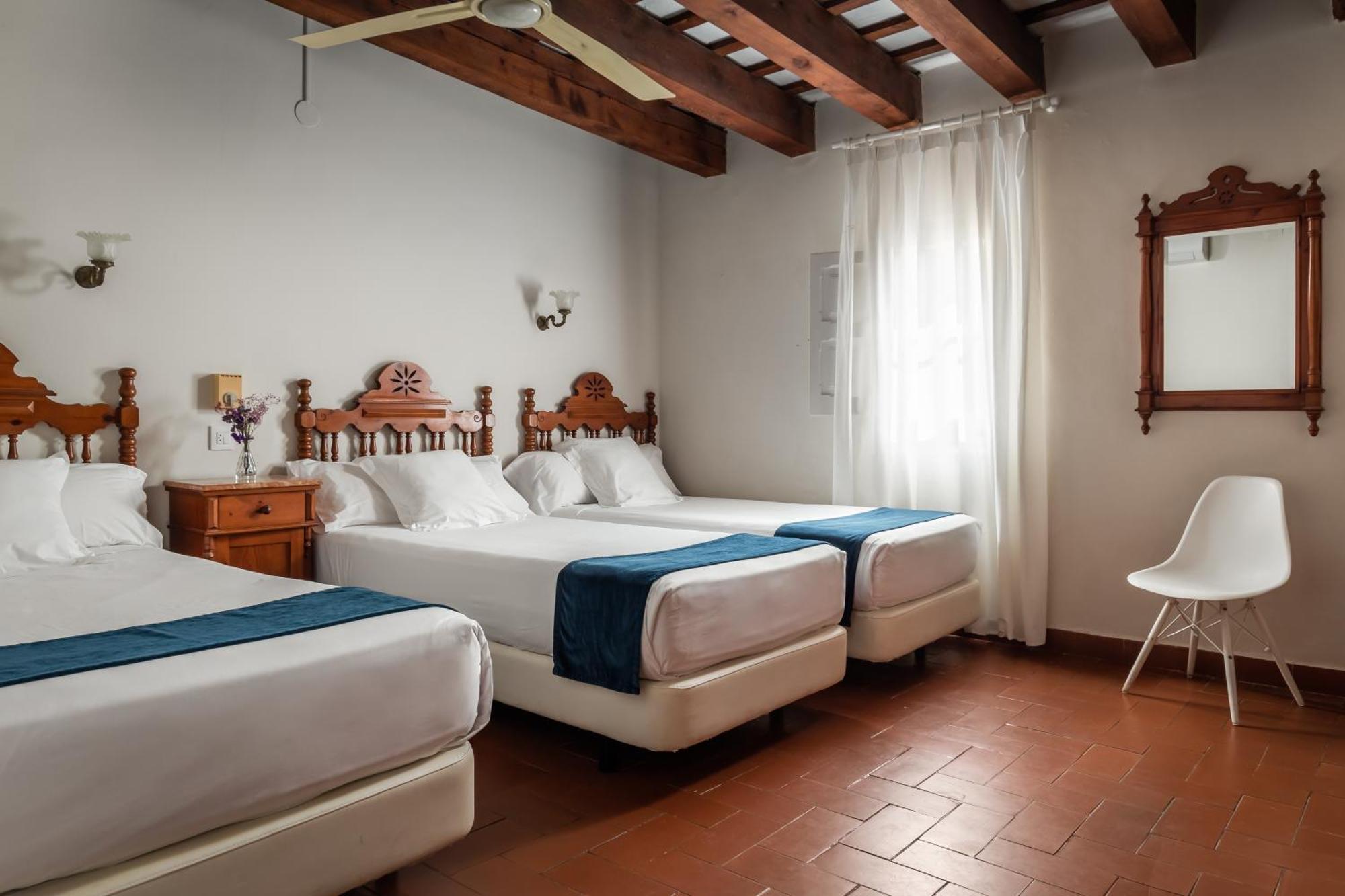 Hotel Medium Renaixenca Sitges Zimmer foto
