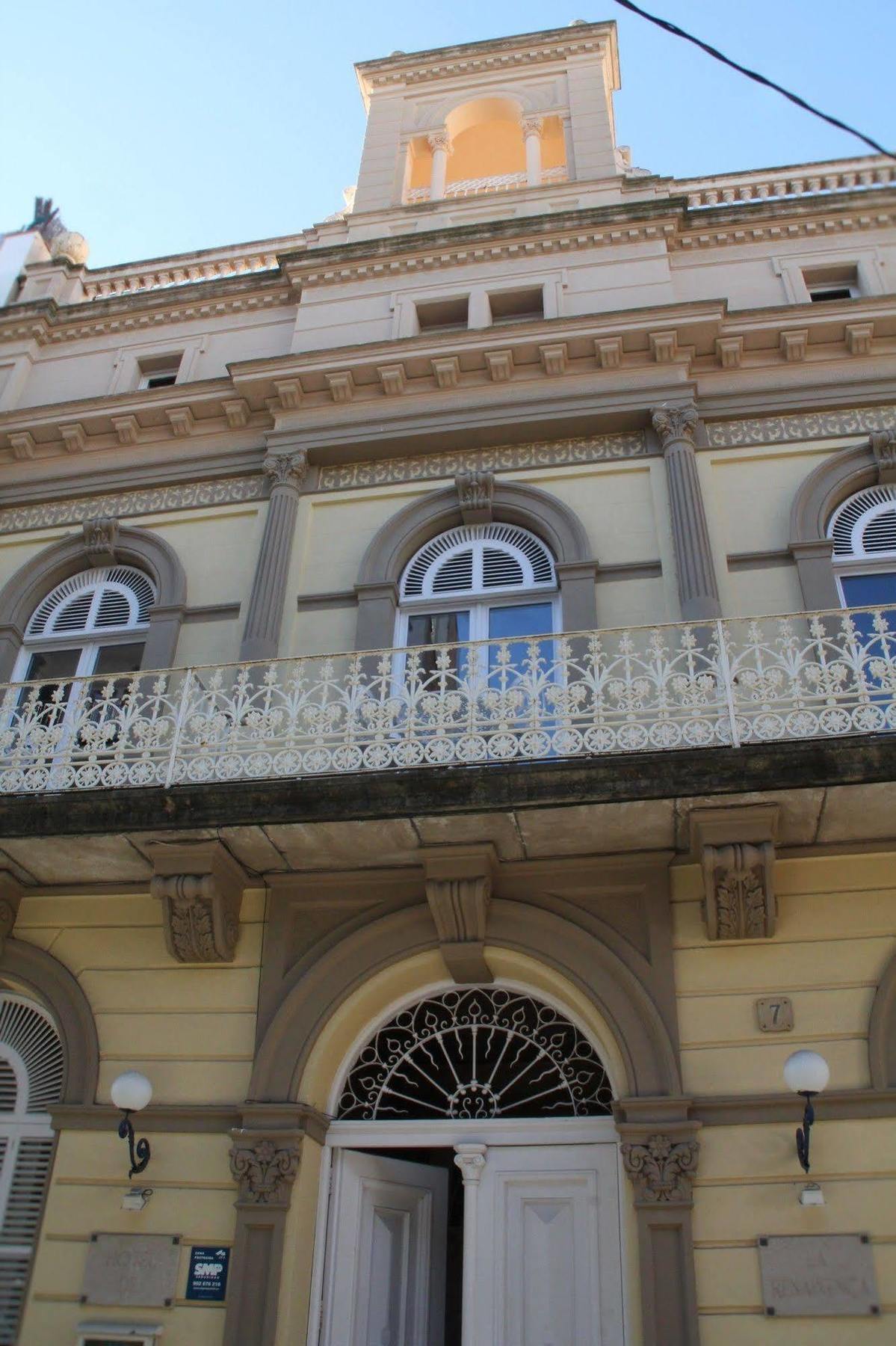 Hotel Medium Renaixenca Sitges Exterior foto